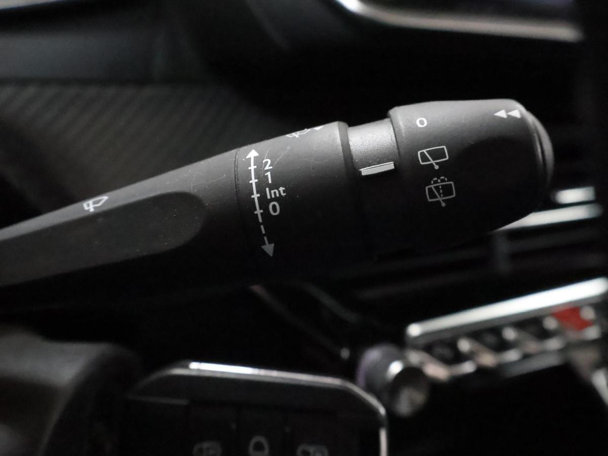 peugeot-208-2022-gasolina-1199cc