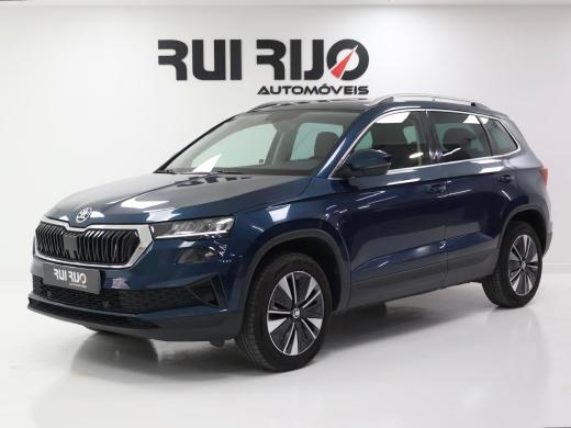 skoda-karoq-2023-gasolina-999cc