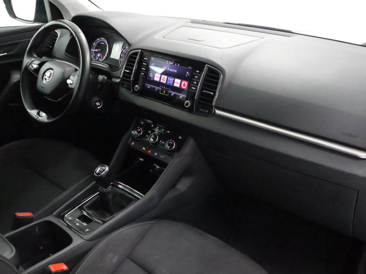 skoda-karoq-2023-gasolina-999cc