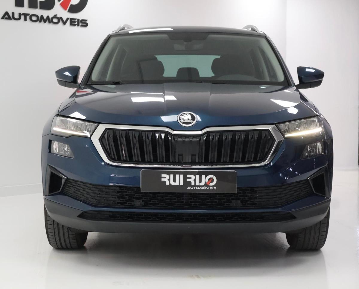 skoda-karoq-2023-gasolina-999cc