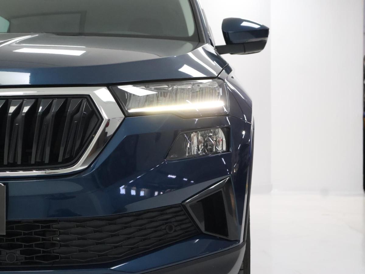 skoda-karoq-2023-gasolina-999cc