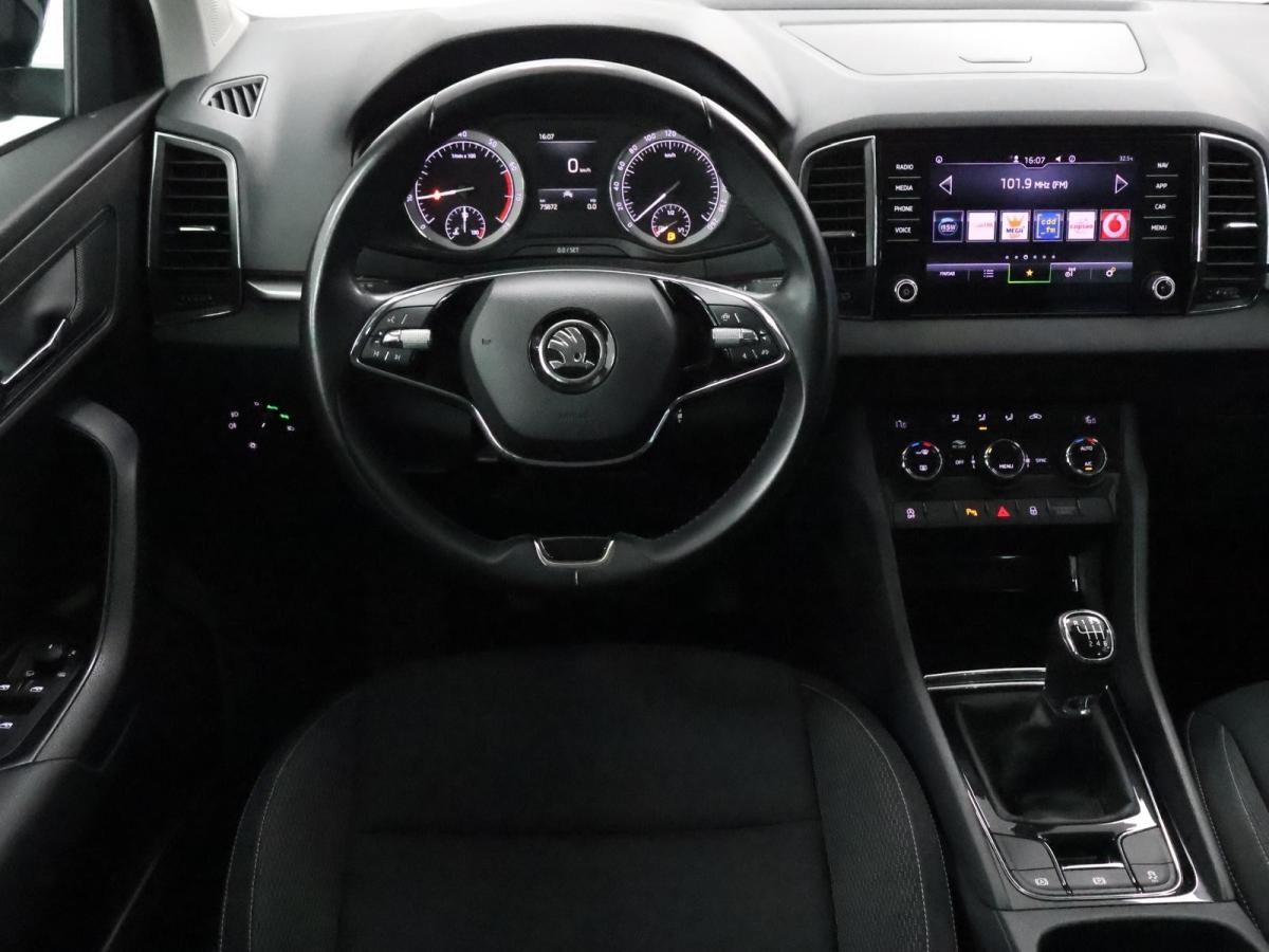 skoda-karoq-2023-gasolina-999cc