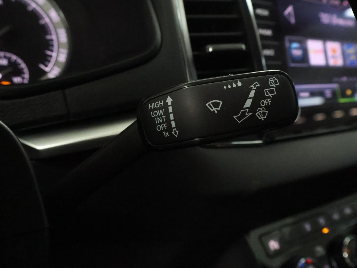 skoda-karoq-2023-gasolina-999cc