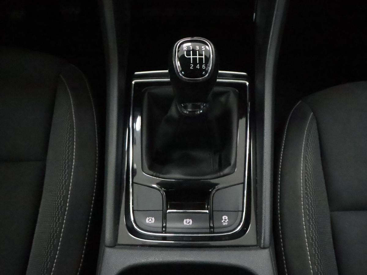 skoda-karoq-2023-gasolina-999cc