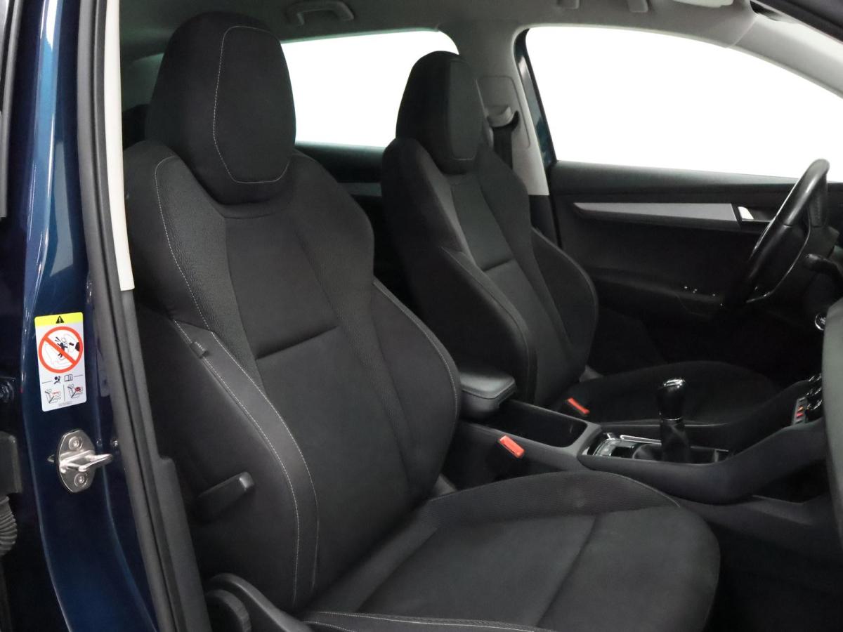 skoda-karoq-2023-gasolina-999cc