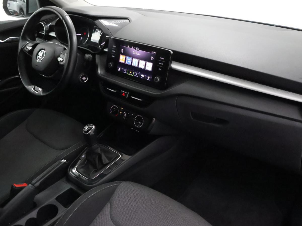 skoda-fabia-2023-gasolina-999cc