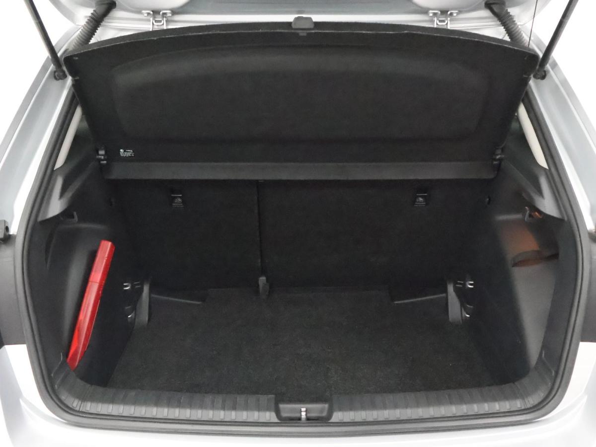 skoda-fabia-2023-gasolina-999cc