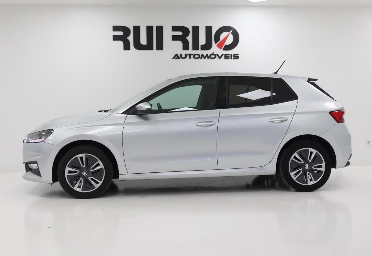 skoda-fabia-2023-gasolina-999cc