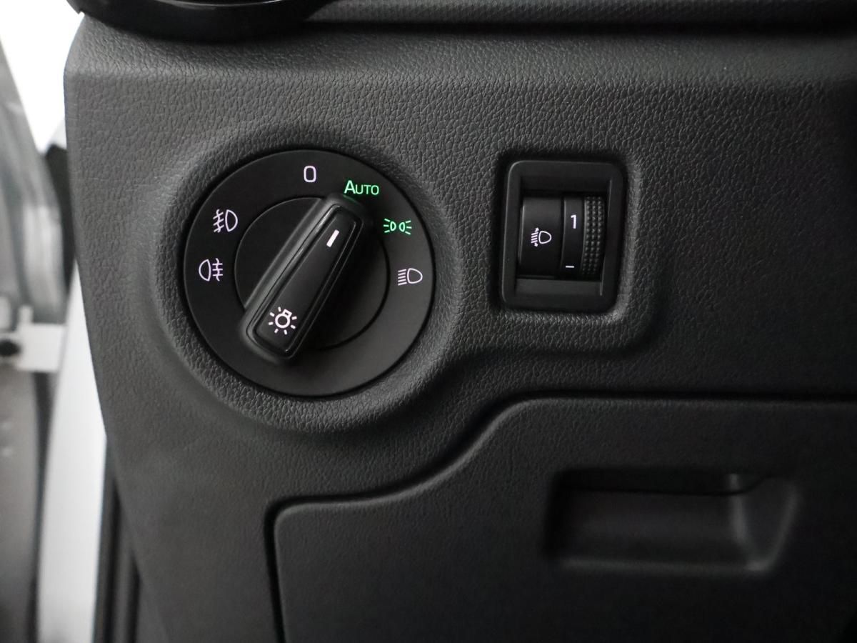 skoda-fabia-2023-gasolina-999cc