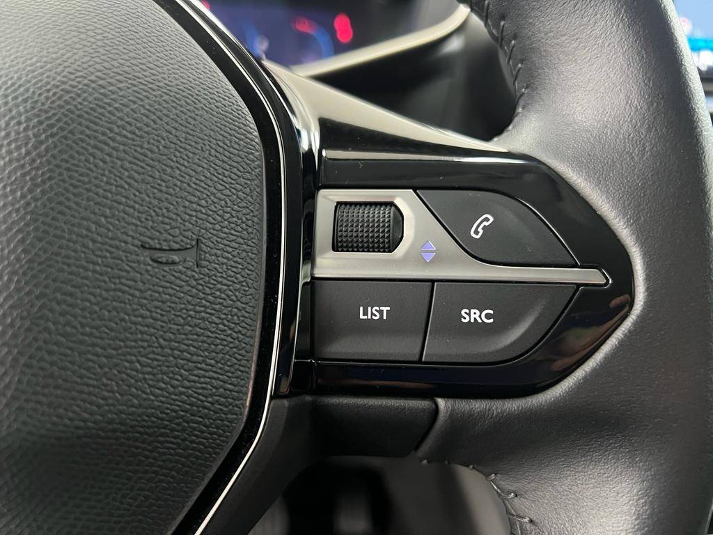 peugeot-2008-2022-gasolina-1199cc
