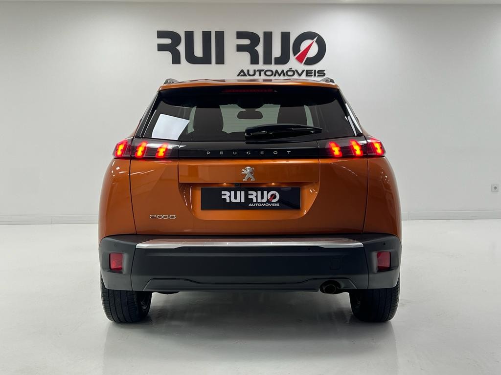 peugeot-2008-2022-gasolina-1199cc