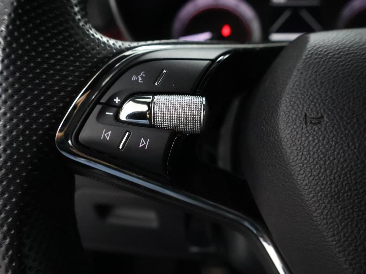 skoda-fabia-2022-gasolina-999cc