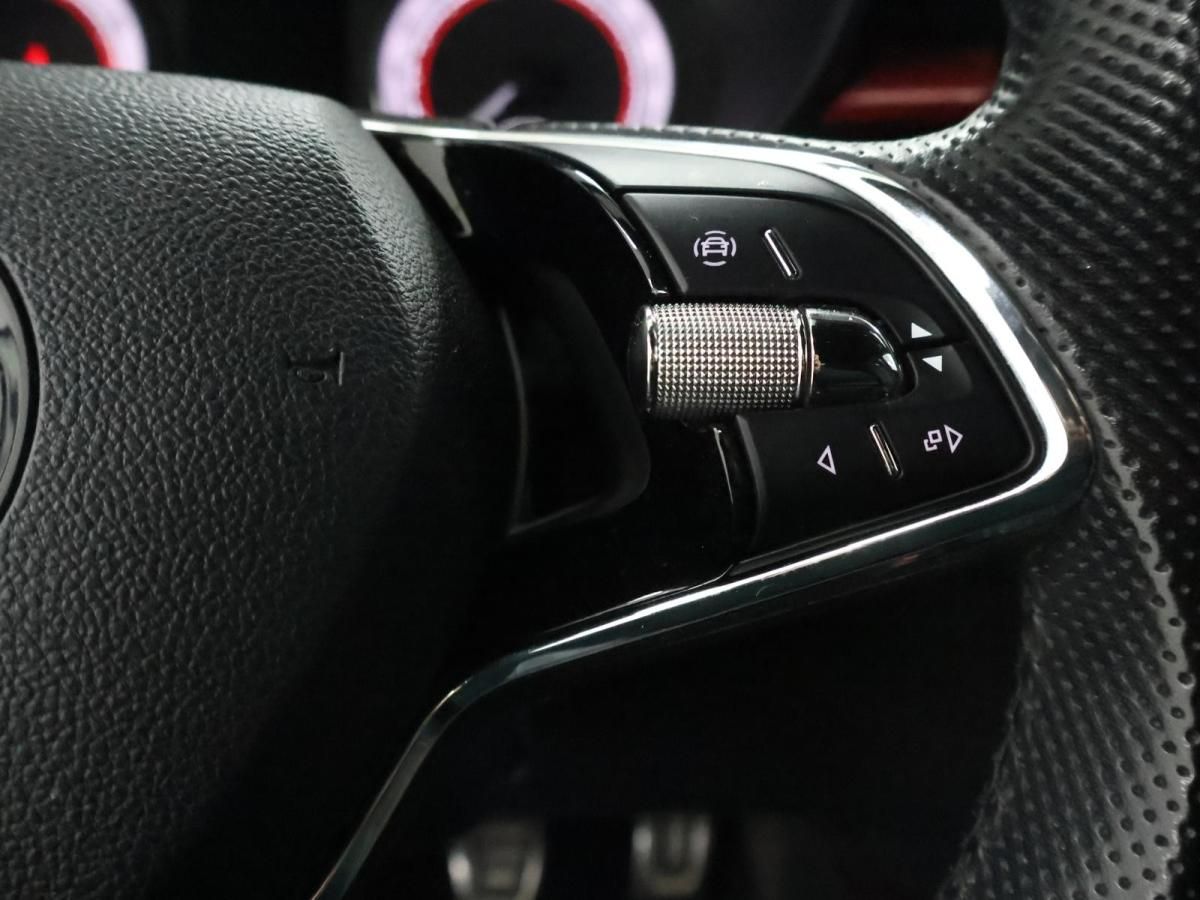 skoda-fabia-2022-gasolina-999cc