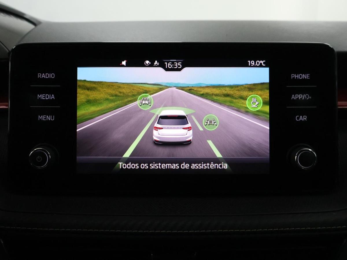 skoda-fabia-2022-gasolina-999cc
