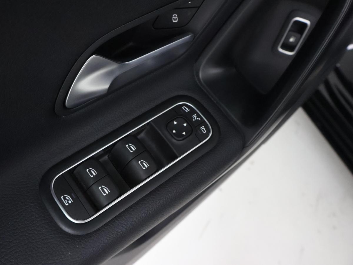 mercedes-benz-classe-a-2021-hibrido-a-gasolina-1332cc