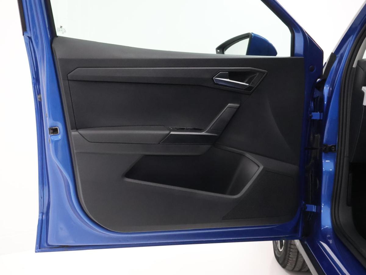 seat-arona-2023-gasolina-999cc