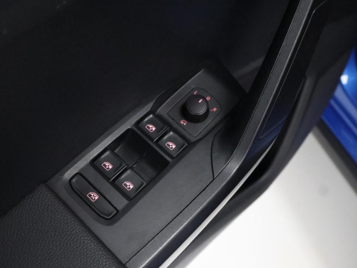 seat-arona-2023-gasolina-999cc