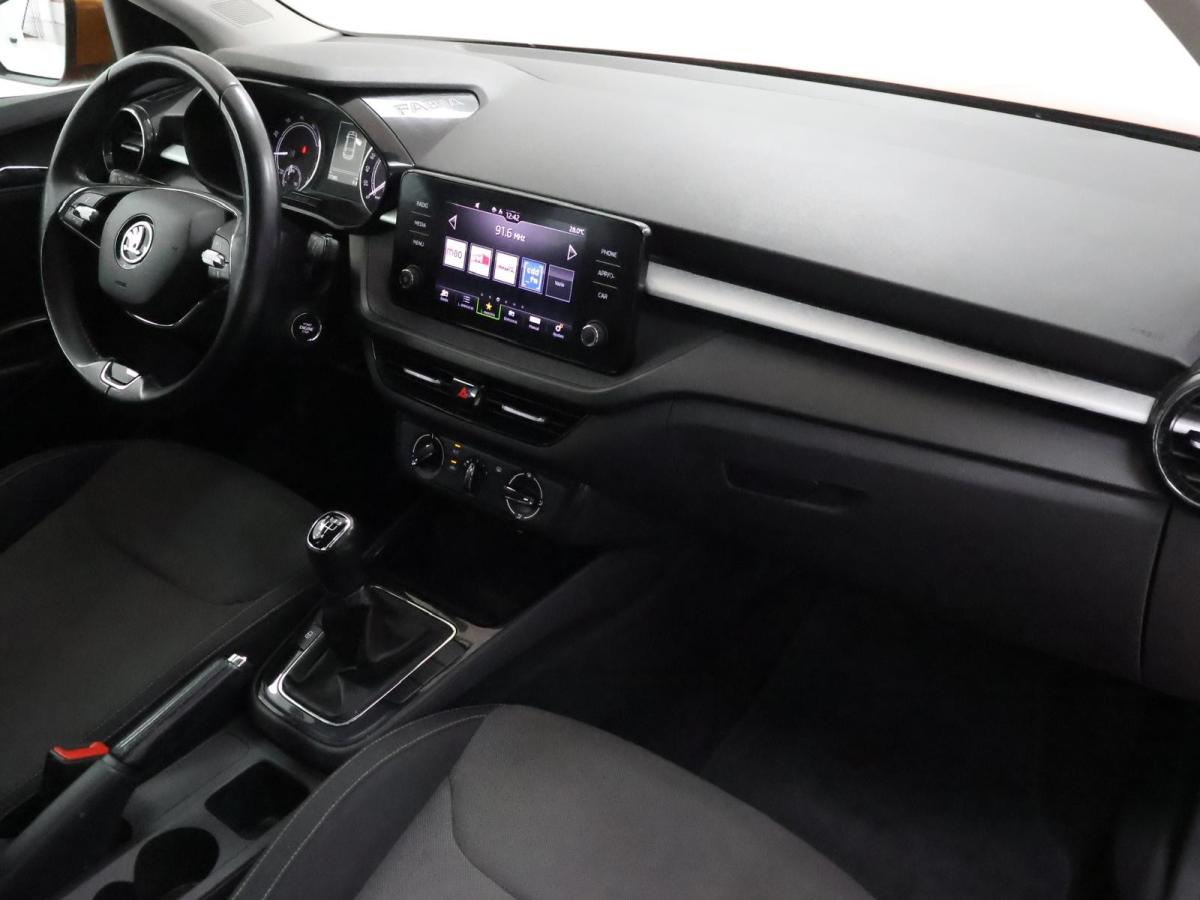 skoda-fabia-2023-gasolina-999cc