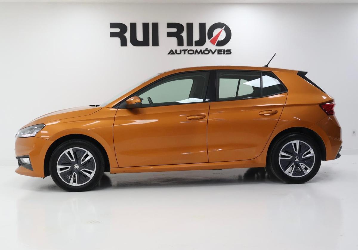skoda-fabia-2023-gasolina-999cc
