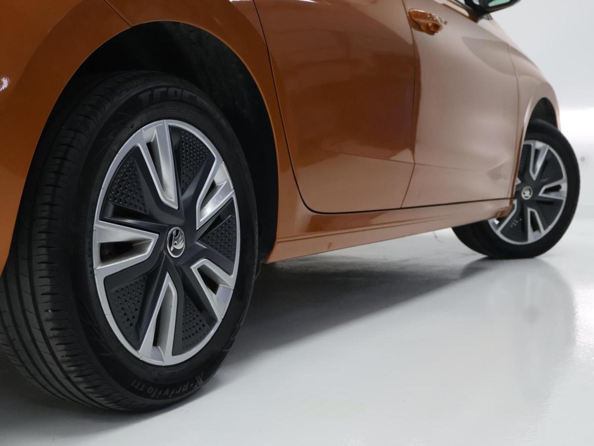 skoda-fabia-2023-gasolina-999cc