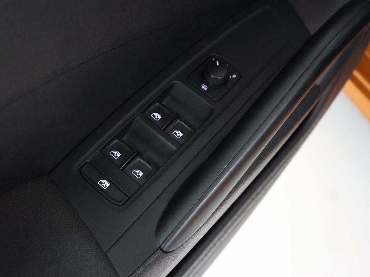 skoda-fabia-2023-gasolina-999cc