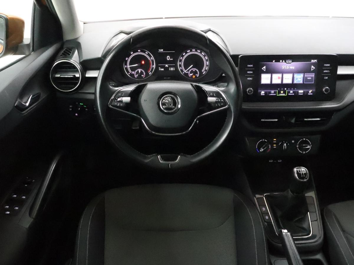 skoda-fabia-2023-gasolina-999cc