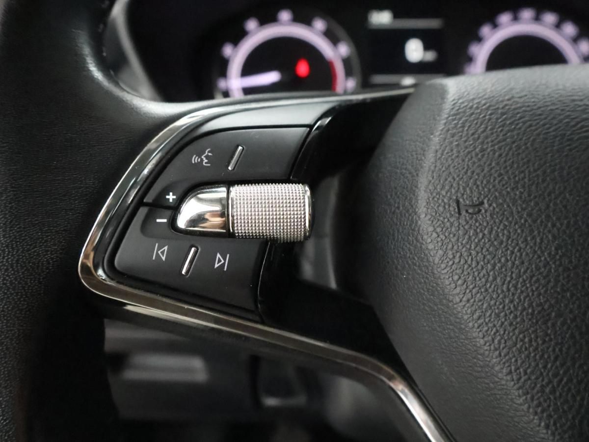 skoda-fabia-2023-gasolina-999cc