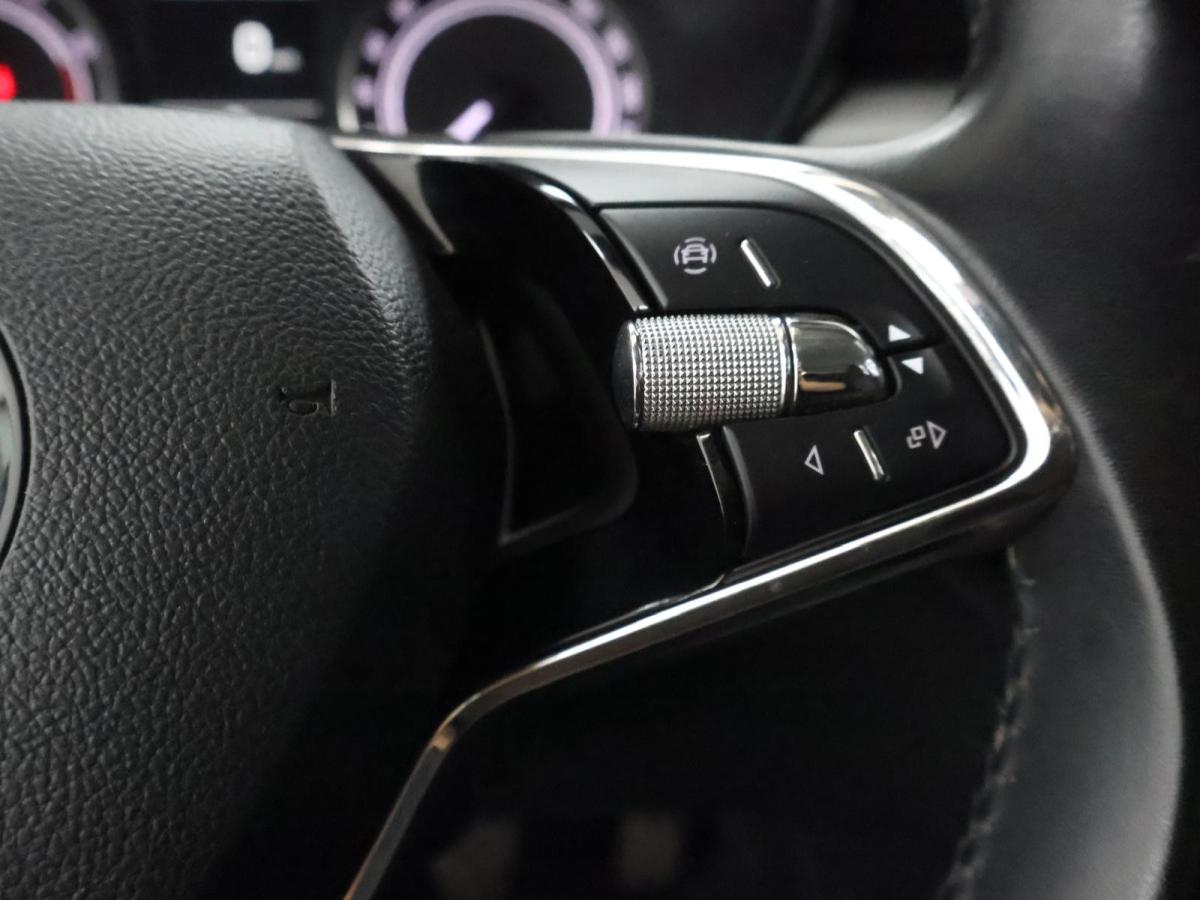 skoda-fabia-2023-gasolina-999cc