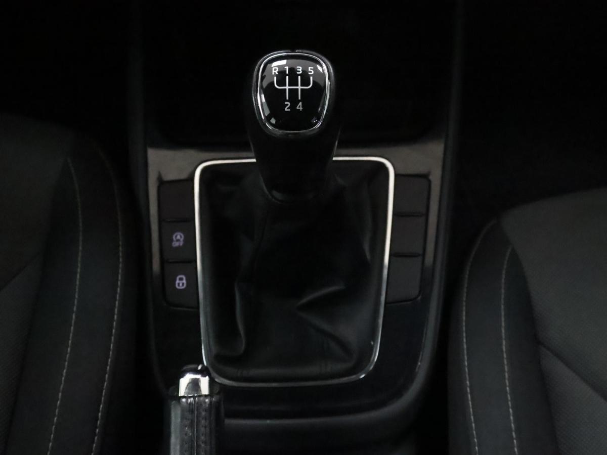 skoda-fabia-2023-gasolina-999cc