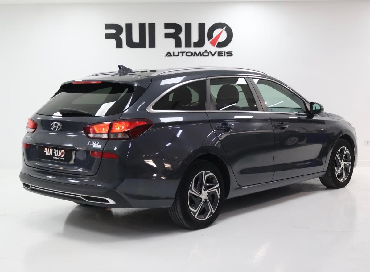 hyundai-i30-sw-2022-gasolina-998cc