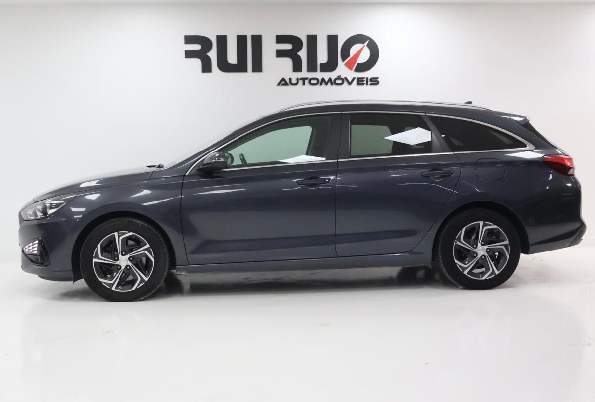 hyundai-i30-sw-2022-gasolina-998cc