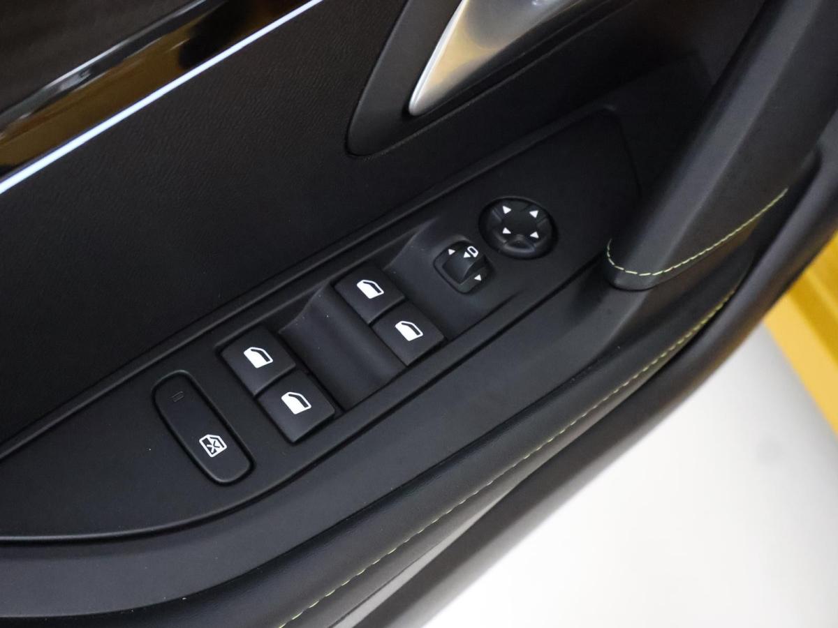 peugeot-208-2022-gasolina-1199cc