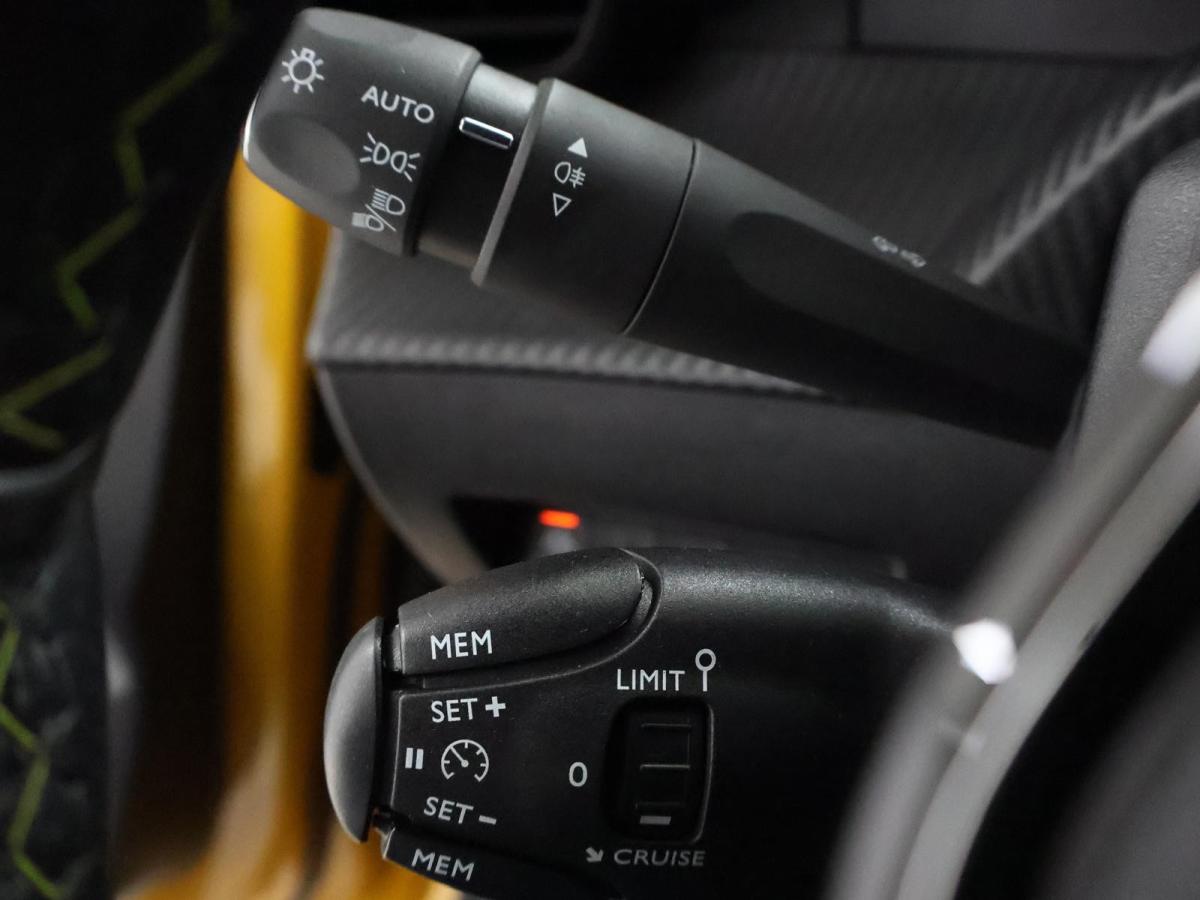 peugeot-208-2022-gasolina-1199cc