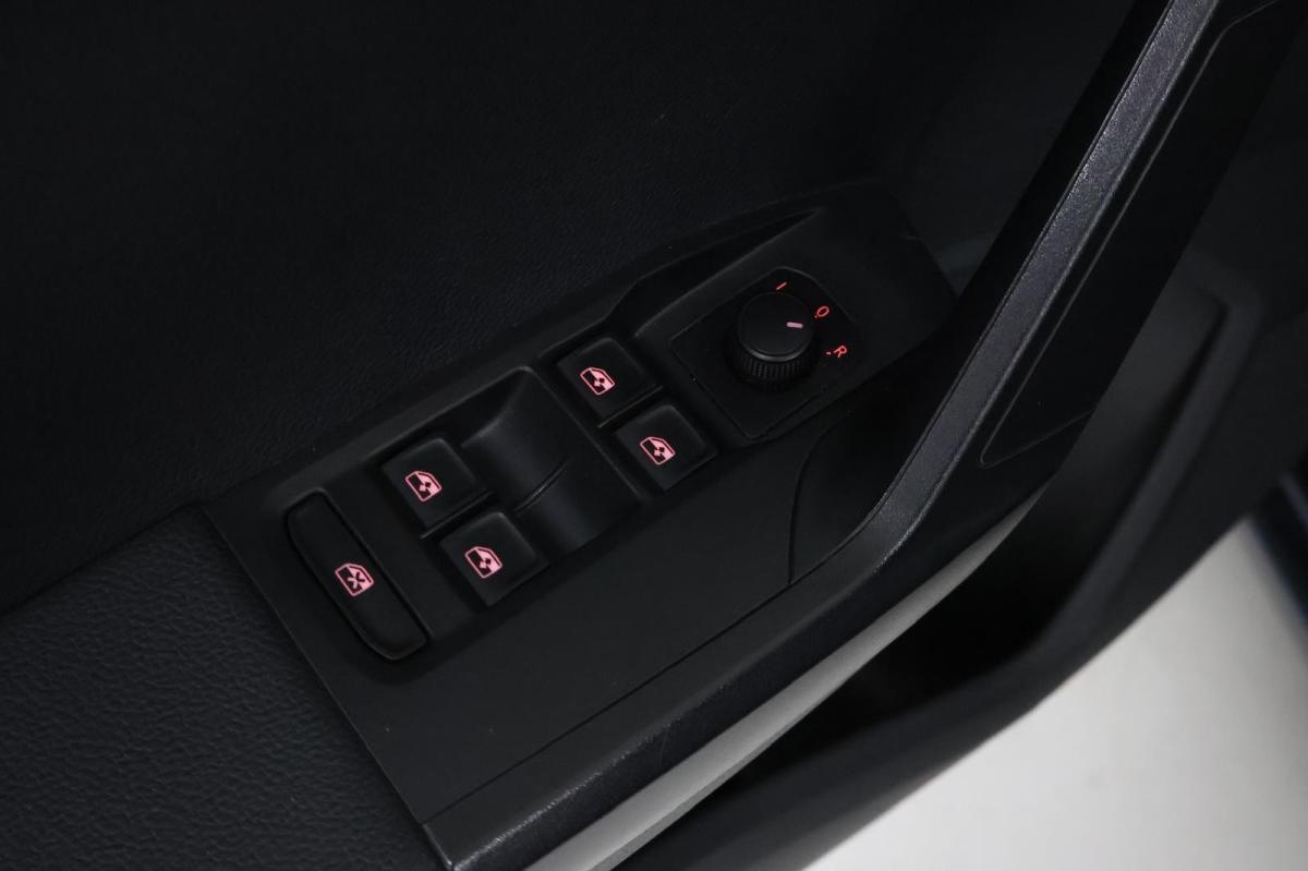 seat-ibiza-2023-gasolina-999cc