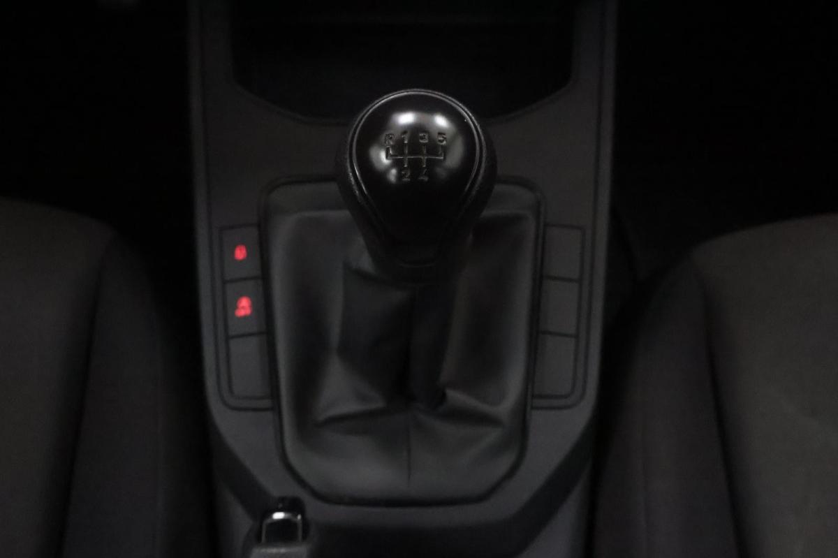 seat-ibiza-2023-gasolina-999cc