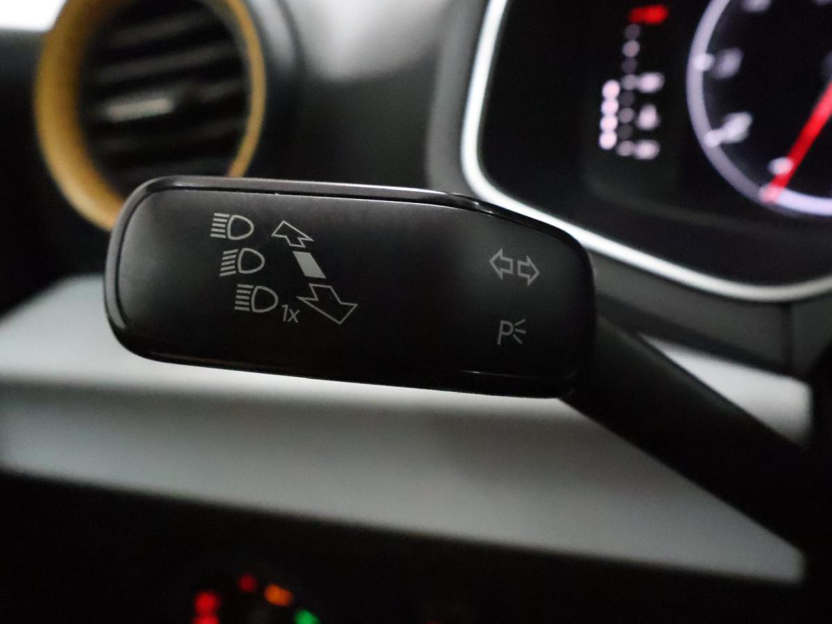 seat-ibiza-2023-gasolina-999cc