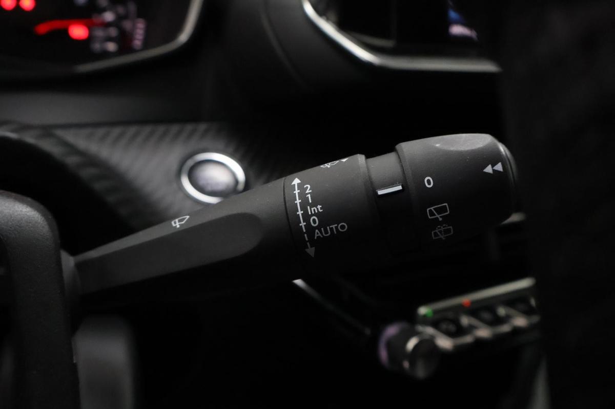 peugeot-208-2022-gasolina-1199cc