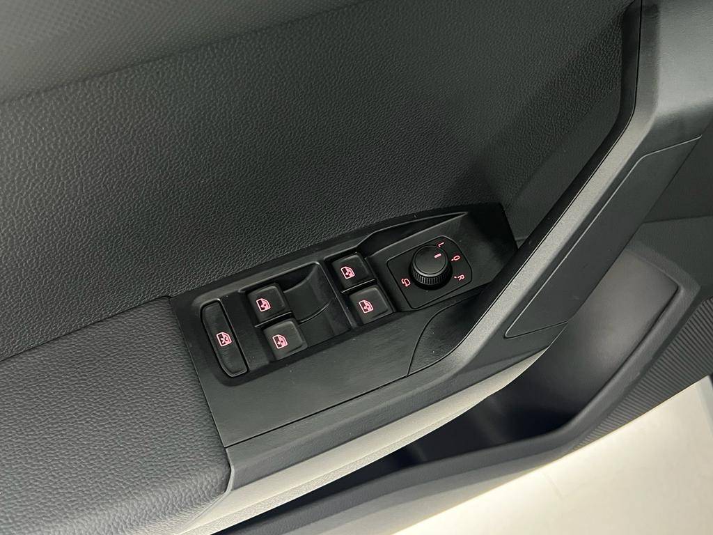 seat-arona-2023-gasolina-999cc