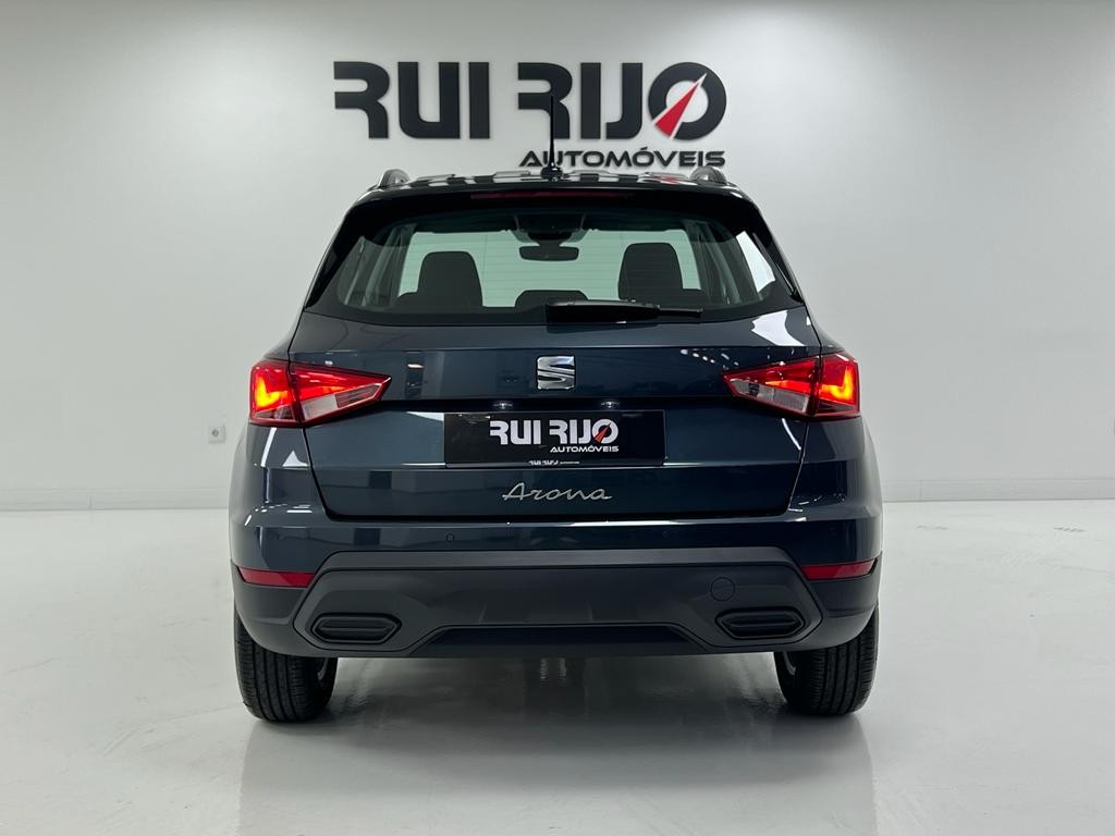 seat-arona-2023-gasolina-999cc