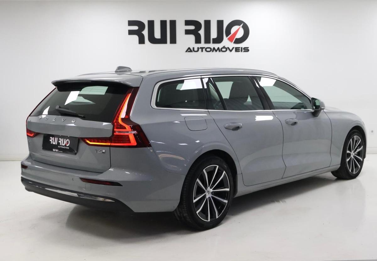 volvo-v60-2024-hibrido-a-gasolina-1969cc