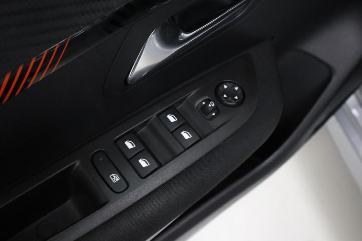 peugeot-208-2022-gasolina-1199cc