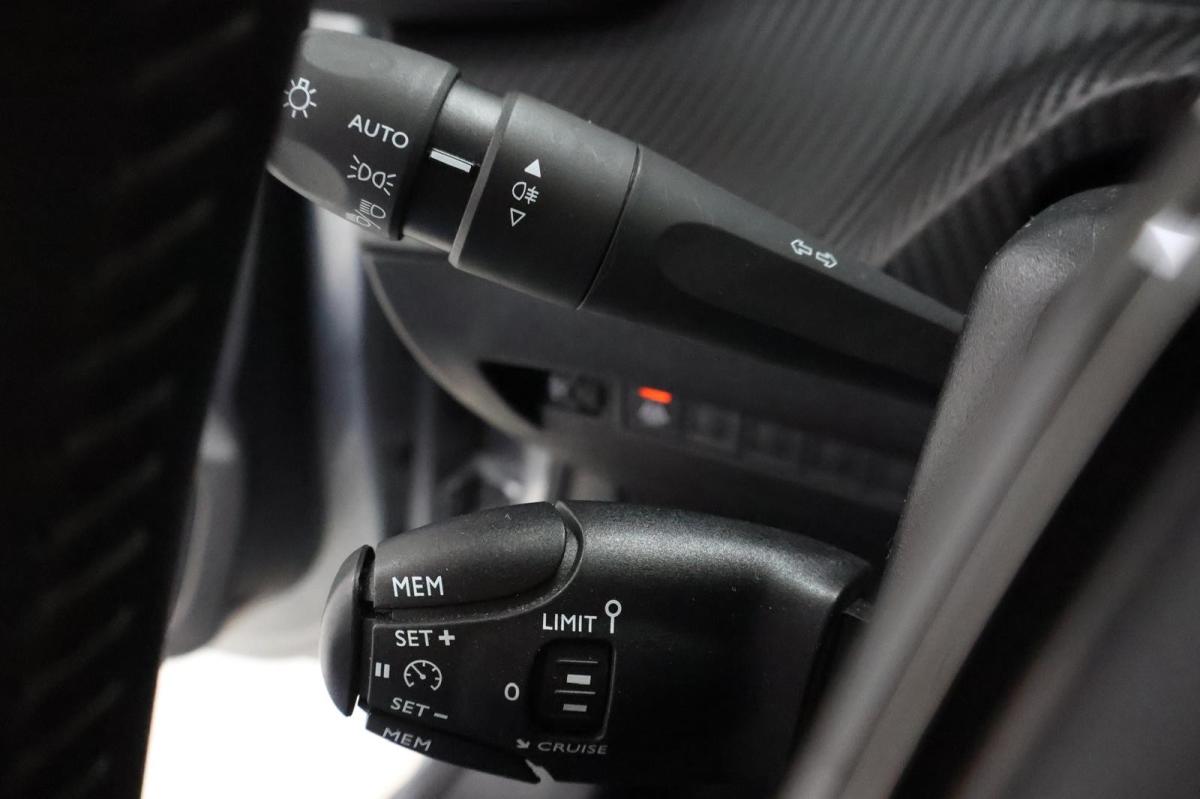 peugeot-208-2022-gasolina-1199cc