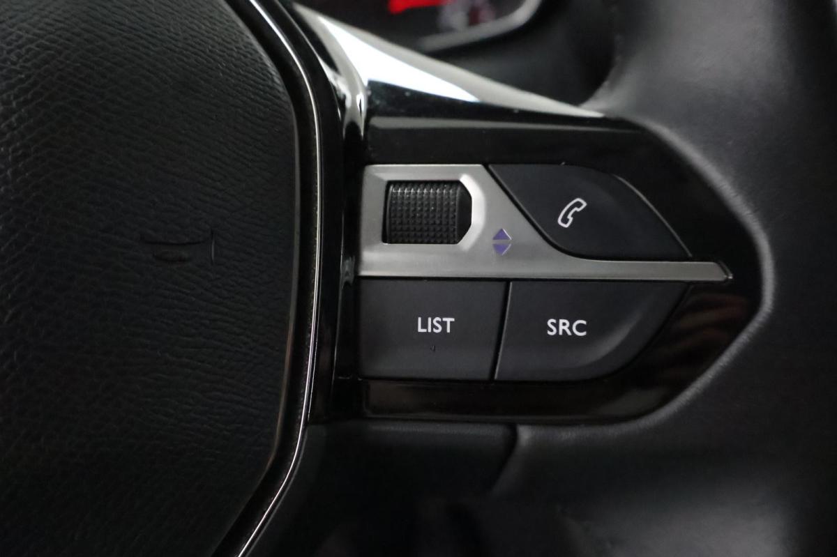 peugeot-208-2022-gasolina-1199cc