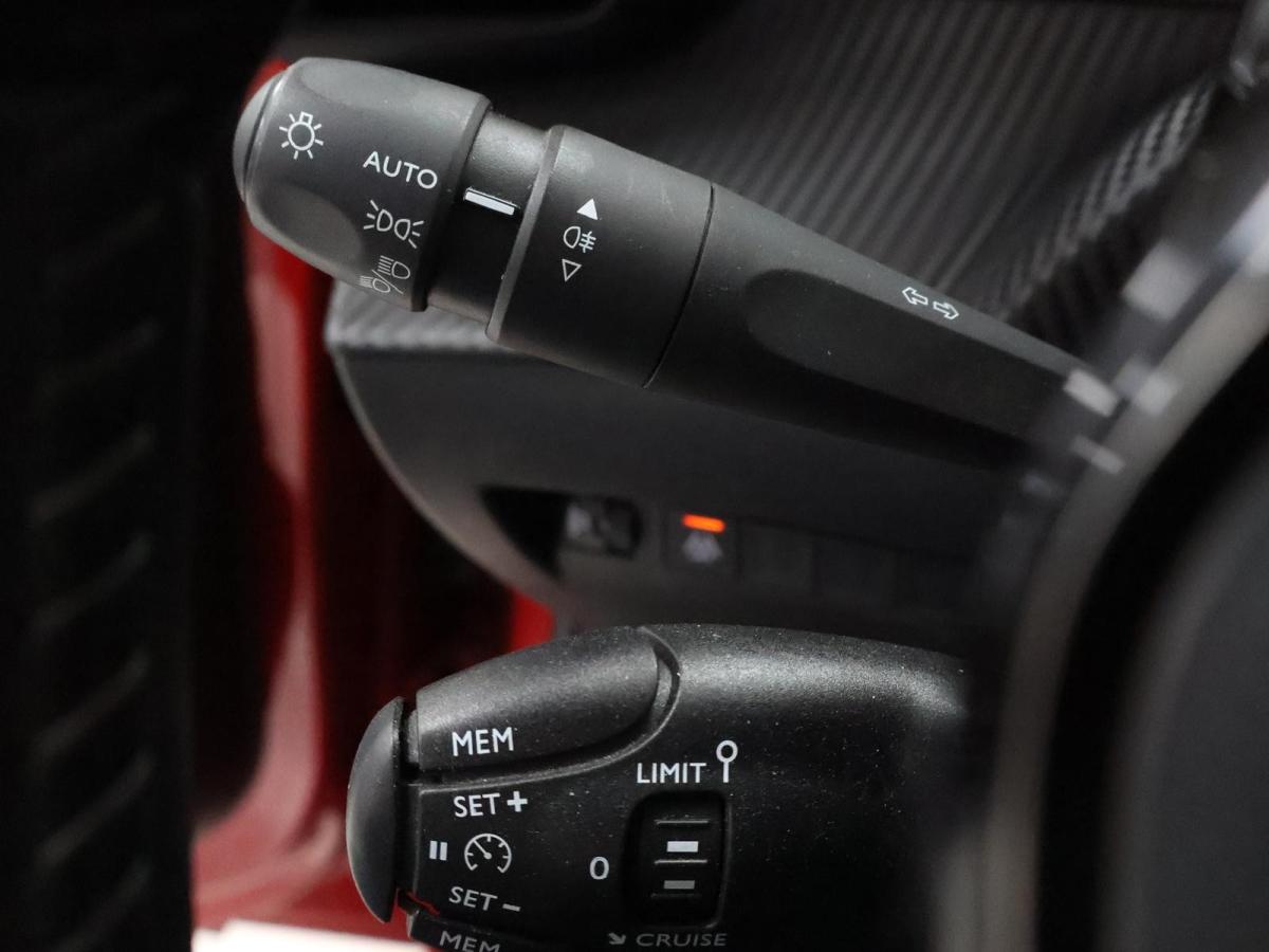 peugeot-208-2022-gasolina-1199cc