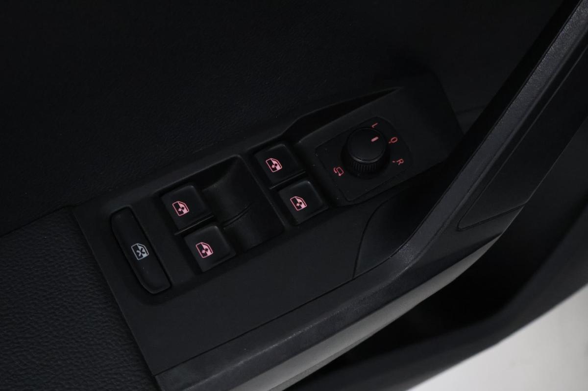 seat-ibiza-2023-gasolina-999cc