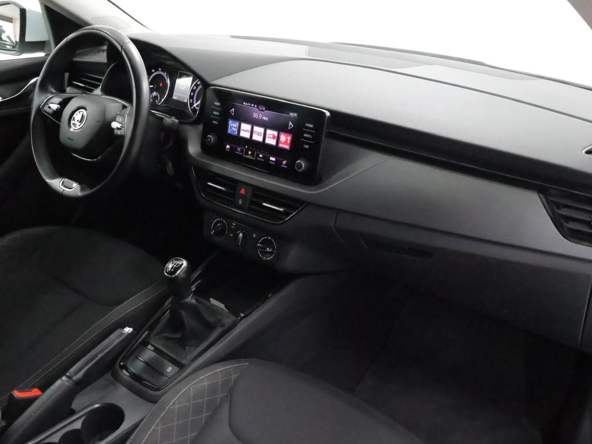 skoda-scala-2023-gasolina-999cc