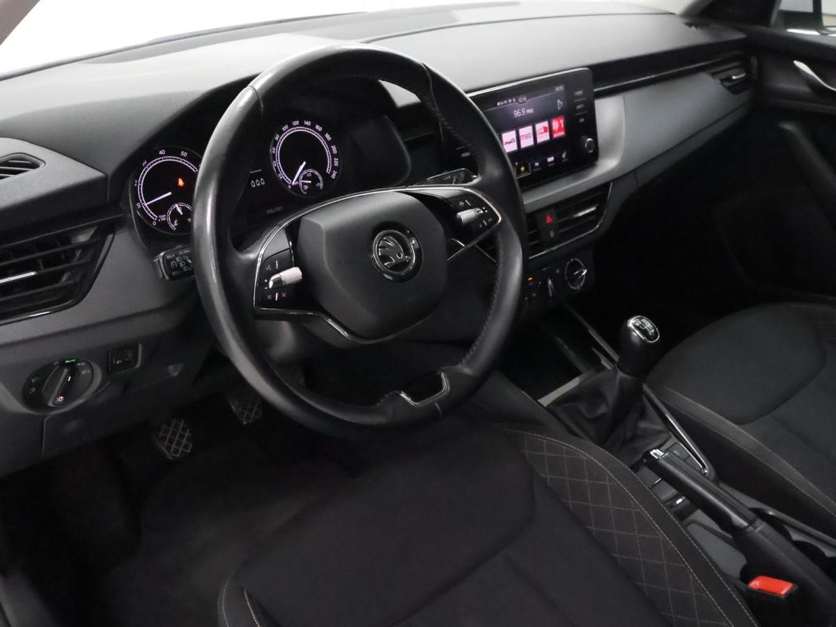 skoda-scala-2023-gasolina-999cc