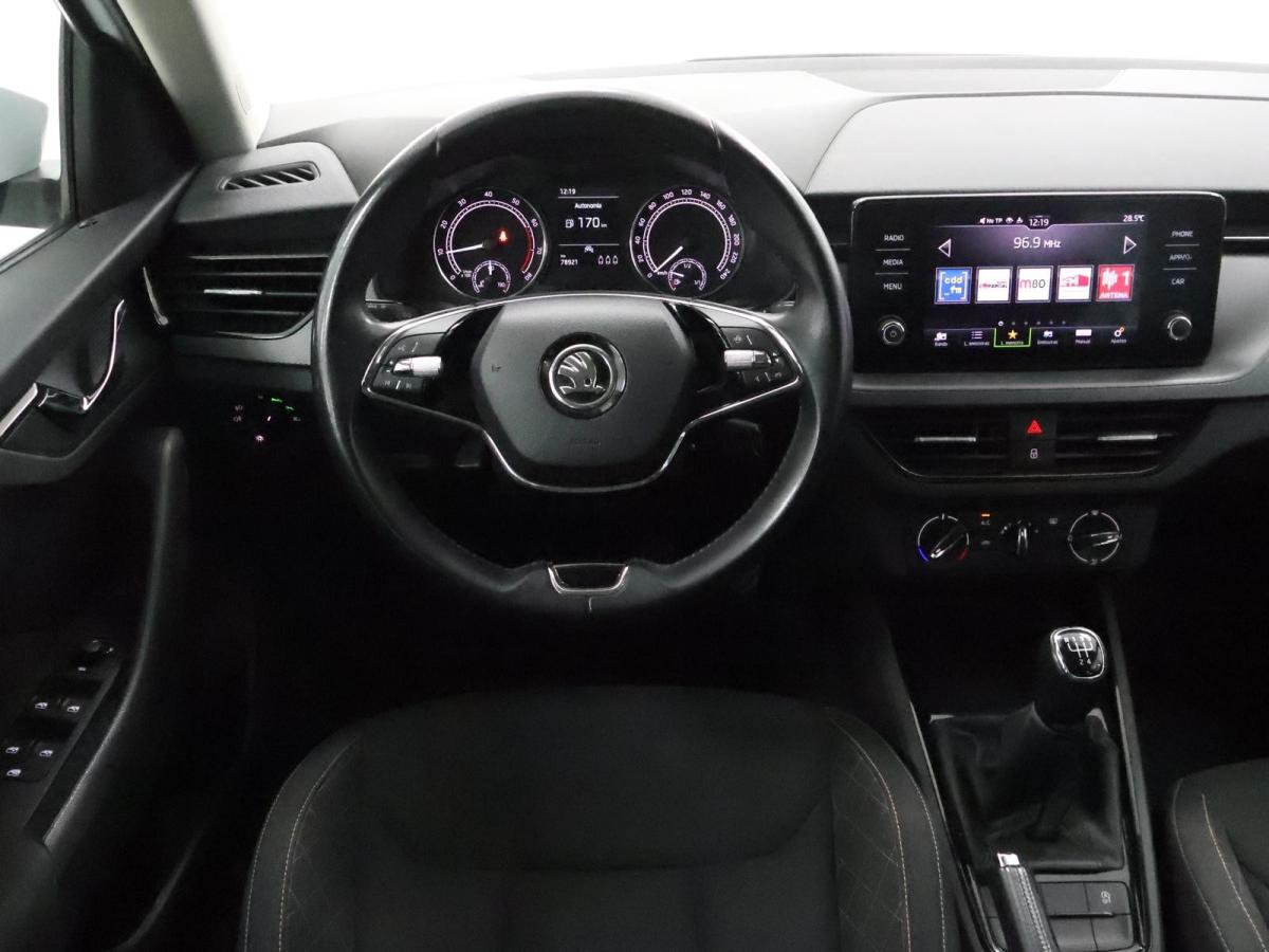 skoda-scala-2023-gasolina-999cc