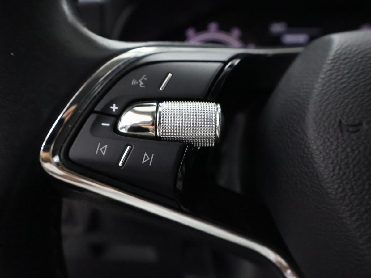 skoda-scala-2023-gasolina-999cc