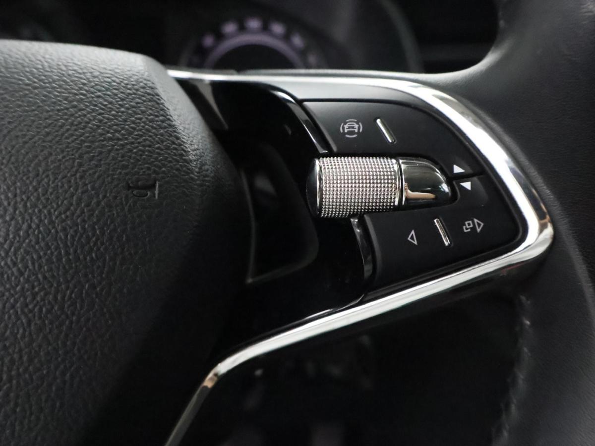 skoda-scala-2023-gasolina-999cc